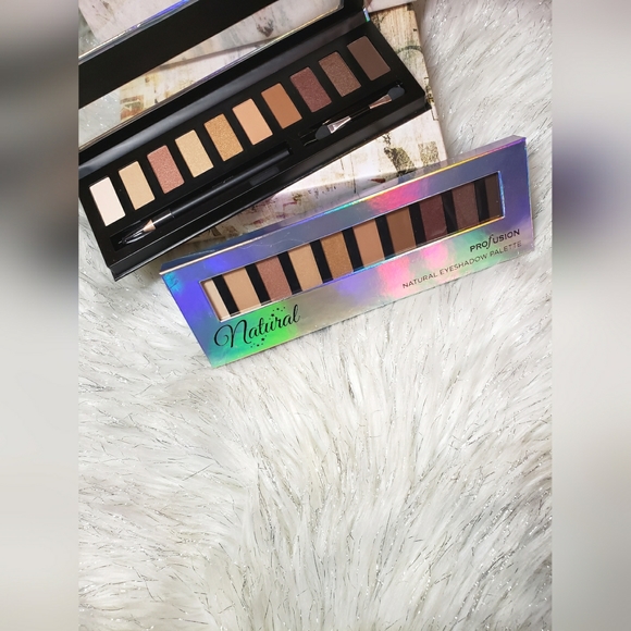 Natural 10 Color Eyeshadow Palette With Eyeliner & Brush From Profusion - Picture 2 of 3